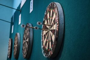 Dartboard leise montieren: Schall und Lärm reduzieren auf dartpfeile-dartzubehoer.de