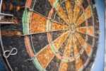 Darts fallen aus der Scheibe: Ursachen und Lösungen auf dartpfeile-dartzubehoer.de